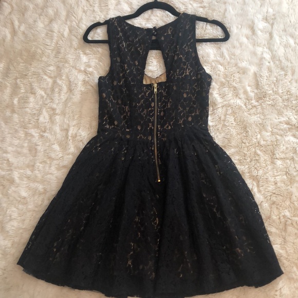 Material Girl - Black Lace Dress - Picture 8 of 10